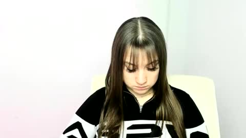 Jennifer online show from 01-28-25, 12:22