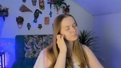 Snapshot of jennifergraces chatting on 06-11-26, 04:38 Jennifer online show from 06-11-26, 04:38