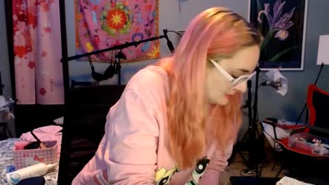 Snapshot of jennifergwen chatting on 03-05-25, 01:31 Jennifer Gwen online show from 03-05-25, 01:31