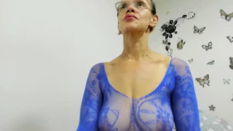 Snapshot of jenniferloveyou chatting on 07-07-26, 04:55 jenniferloveyou online show from 07-07-26, 04:55
