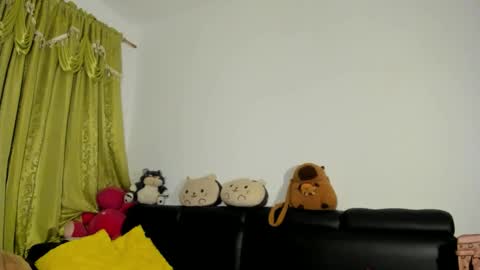 jenniifer_t online show from 04-18-26, 05:11