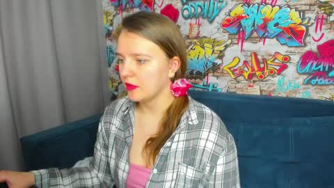 Snapshot of jenny_jimmy chatting on 04-09-26, 06:19 Jenny online show from 04-09-26, 06:19