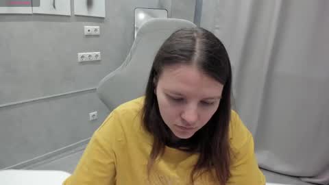 Snapshot of jenny_jimmy chatting on 05-13-26, 09:28 Jenny online show from 05-13-26, 09:28