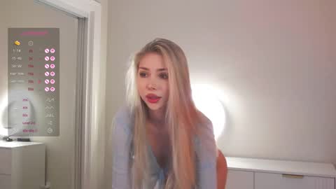 Jenny  Instagram jenny ppperry  NEXT LIVE TUESDAY  online show from 11-17-25, 12:27