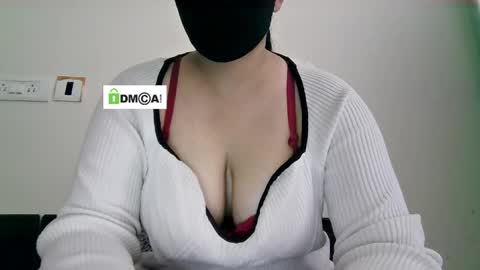 Snapshot of jennydolphin chatting on 06-06-26, 03:55 Jenny online show from 06-06-26, 03:55
