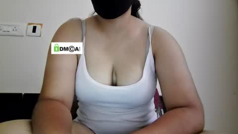 Snapshot of jennydolphin chatting on 06-08-26, 04:13 Jenny online show from 06-08-26, 04:13