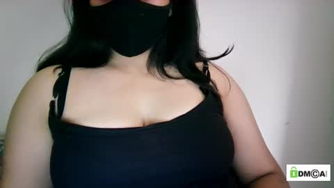 Snapshot of jennydolphin chatting on 07-14-26, 10:21 Jenny online show from 07-14-26, 10:21