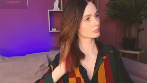 Snapshot of jennyfer_me chatting on 06-04-26, 12:44 jennyfer_me online show from 06-04-26, 12:44