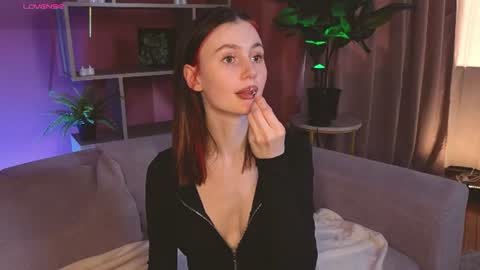 Snapshot of jennyfer_me chatting on 06-18-26, 12:09 jennyfer_me online show from 06-18-26, 12:09