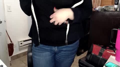 Snapshot of jennyneeds chatting on 11-26-25, 04:02 theChloeStar online show from 11-26-25, 04:02