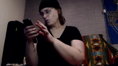 Snapshot of jennyneeds chatting on 11-29-25, 04:59 theChloeStar online show from 11-29-25, 04:59