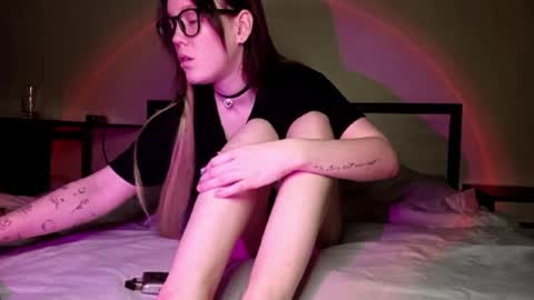 Snapshot of jennyrass chatting on 11-09-25, 01:31 JennyRass online show from 11-09-25, 01:31