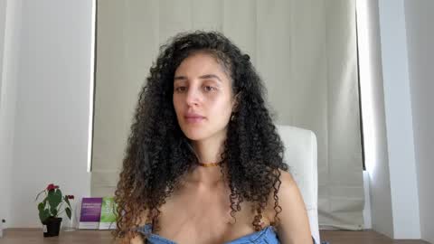 Jenny taborda online show from 05-26-26, 04:14