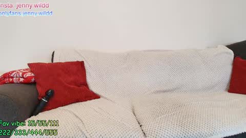 infamous blondiechloe.             Jennyjennywildd online show from 12-19-25, 04:52