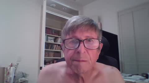 Snapshot of jep56 chatting on 12-17-24, 08:21 jep56 online show from 12-17-24, 08:21