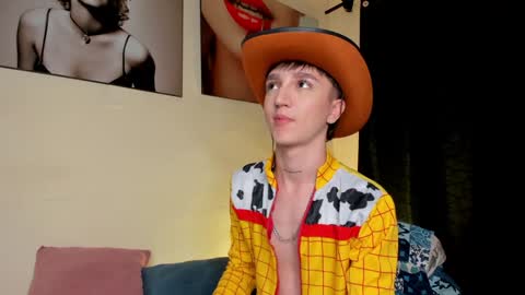 jero independent model online show from 01-15-25, 06:01