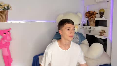 jero independent model online show from 04-21-26, 01:42