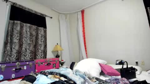 Snapshot of jerilynn chatting on 10-06-25, 11:29 Jeri Lynn online show from 10-06-25, 11:29