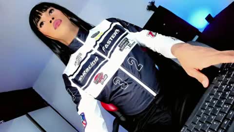 Snapshot of jero_tease_s7s chatting on 06-14-26, 02:24 Jeronimo online show from 06-14-26, 02:24