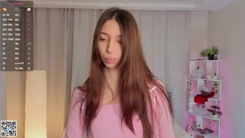 Keira online show from 10-20-25, 04:13