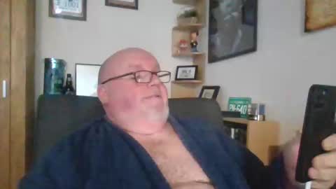 Snapshot of jerseyhammer01 chatting on 02-03-26, 09:03 Harry online show from 02-03-26, 09:03