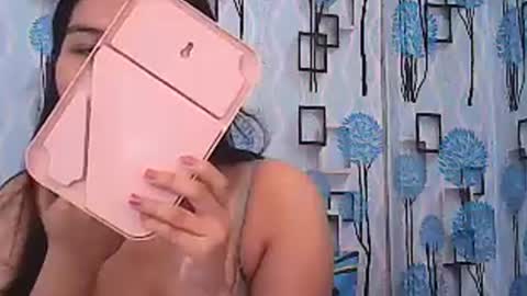 Snapshot of jessa_21 chatting on 07-31-26, 01:05 jessa_21 online show from 07-31-26, 01:05