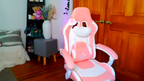 Jessabelle Diamond online show from 06-17-26, 01:12