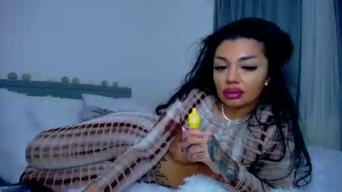 Snapshot of jessebella chatting on 02-26-25, 05:20 jesse online show from 02-26-25, 05:20