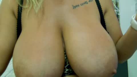 Snapshot of jessica19955 chatting on 06-23-26, 06:06 Maria online show from 06-23-26, 06:06