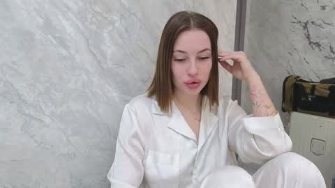 Jessy online show from 11-15-25, 05:16