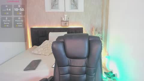 Jessi online show from 11-18-25, 04:22