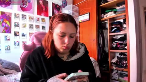 Snapshot of jessie_williams_01 chatting on 08-04-26, 02:19 Your Sweet Angel online show from 08-04-26, 02:19