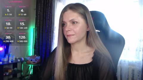 Snapshot of jessiemays chatting on 04-08-26, 01:27 Jess online show from 04-08-26, 01:27