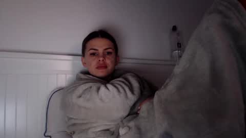 jessieryan online show from 01-12-25, 06:06