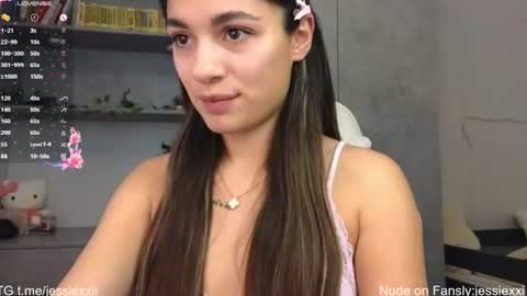 Snapshot of jessiexxi chatting on 06-17-26, 02:03 Jessie TG channel online show from 06-17-26, 02:03