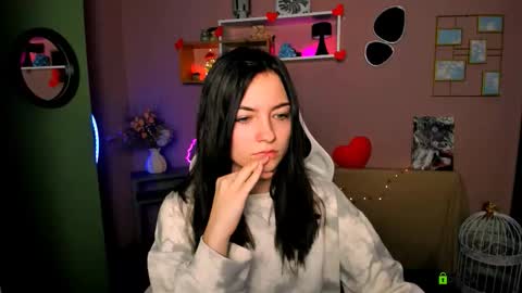 Snapshot of jessika_moon_ chatting on 02-12-26, 08:20 Jessi online show from 02-12-26, 08:20