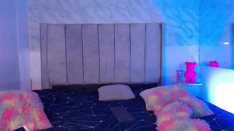 Snapshot of jessika_rabbits chatting on 12-07-24, 05:04 JESS online show from 12-07-24, 05:04