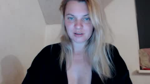 Snapshot of jessyangels chatting on 06-04-26, 07:42 jessyangels online show from 06-04-26, 07:42