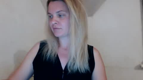 Snapshot of jessyangels chatting on 06-15-26, 07:16 jessyangels online show from 06-15-26, 07:16