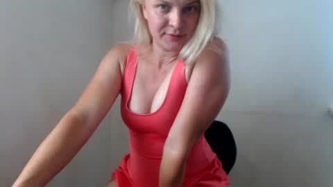 Snapshot of jessyangels chatting on 06-28-26, 01:06 jessyangels online show from 06-28-26, 01:06