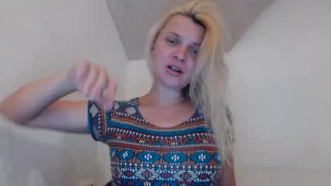 Snapshot of jessyangels chatting on 07-26-26, 07:43 jessyangels online show from 07-26-26, 07:43