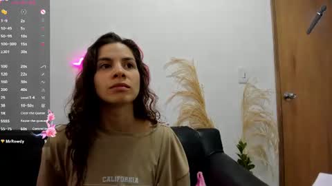 Snapshot of jessye_golden chatting on 06-11-26, 05:00 jessye_golden online show from 06-11-26, 05:00