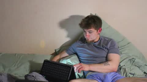 Snapshot of jessystrings chatting on 05-18-26, 01:17 jessystrings online show from 05-18-26, 01:17