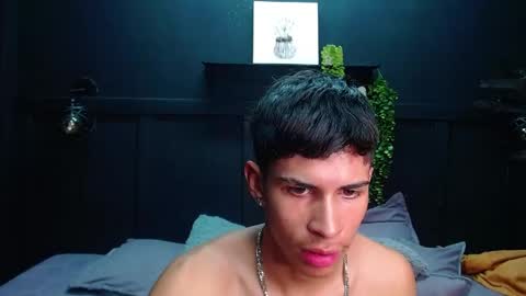 Snapshot of jesve chatting on 05-20-26, 06:58 JEAN online show from 05-20-26, 06:58