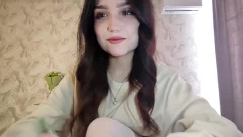 I am Gina ntmu Lets hit 10 Thumbs Up together online show from 03-05-26, 05:47