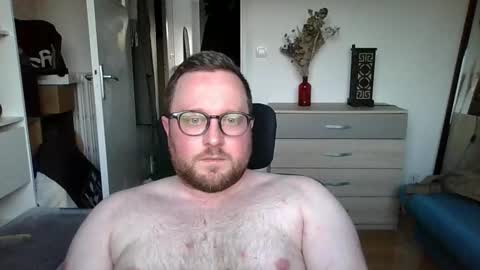 jeuneloup92 online show from 03-04-26, 05:41