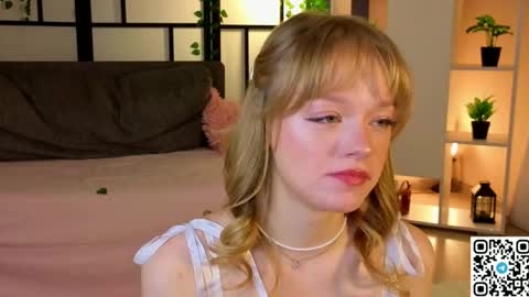 Gwen online show from 03-08-26, 08:12