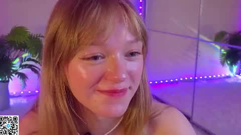 Snapshot of jewellhogan chatting on 07-05-26, 04:19 Gwen online show from 07-05-26, 04:19