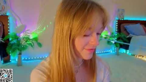 Snapshot of jewellhogan chatting on 07-13-26, 09:06 Gwen online show from 07-13-26, 09:06