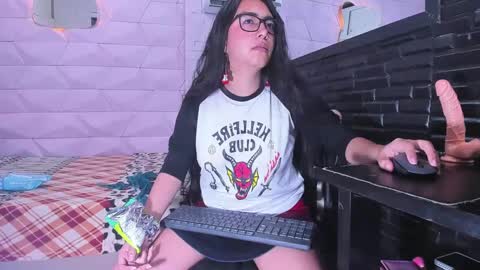 Queen online show from 02-13-25, 10:54